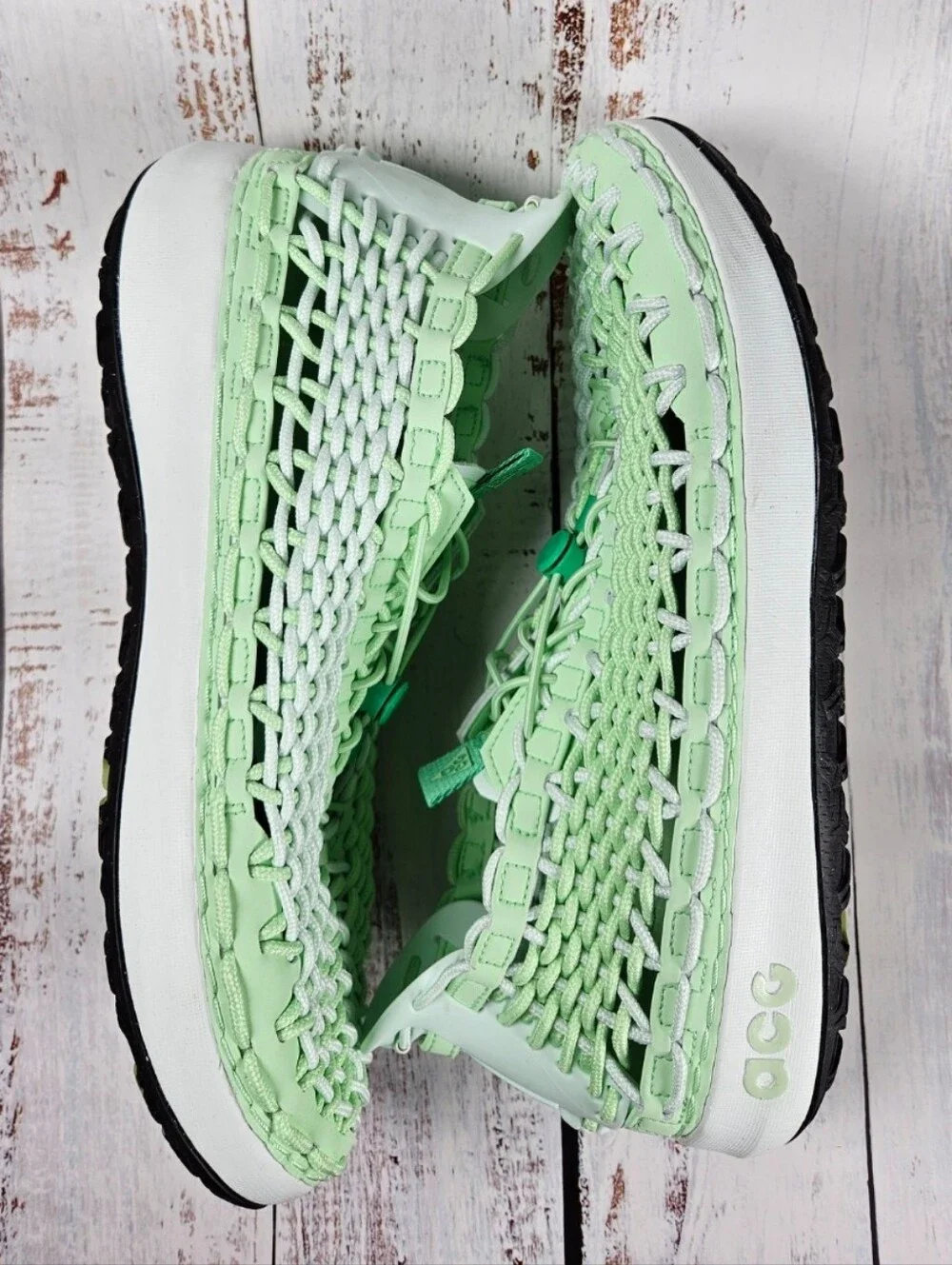 Nike ACG Watercat + 'Vapor Green' H2O Sneakers / Mens Size 11